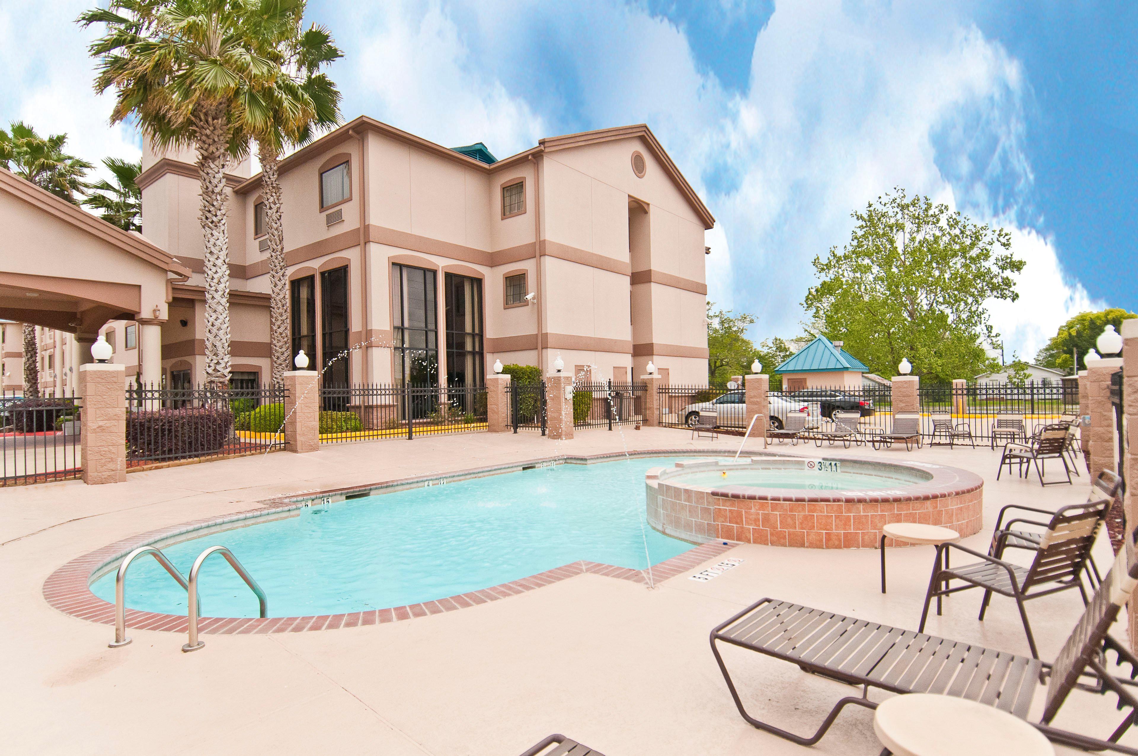Holiday Inn Express Hotel And Suites Lake Charles By Ihg Kültér fotó