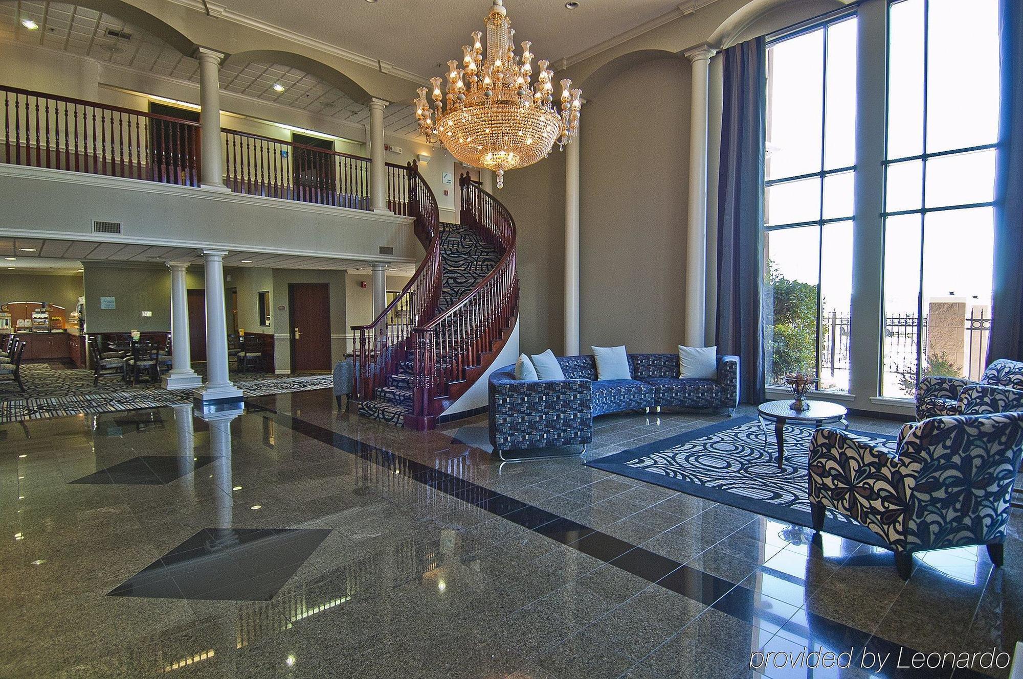 Holiday Inn Express Hotel And Suites Lake Charles By Ihg Beltér fotó